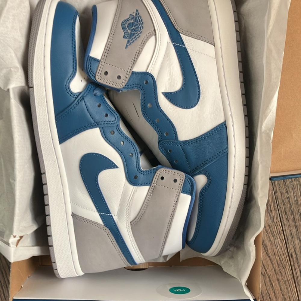 Air jordan retro 1 brands new